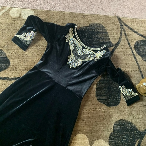 Dress - Picture 4 of 4